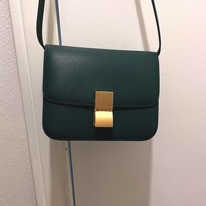 Beautiful green leather bag crossbody bag,gently used.